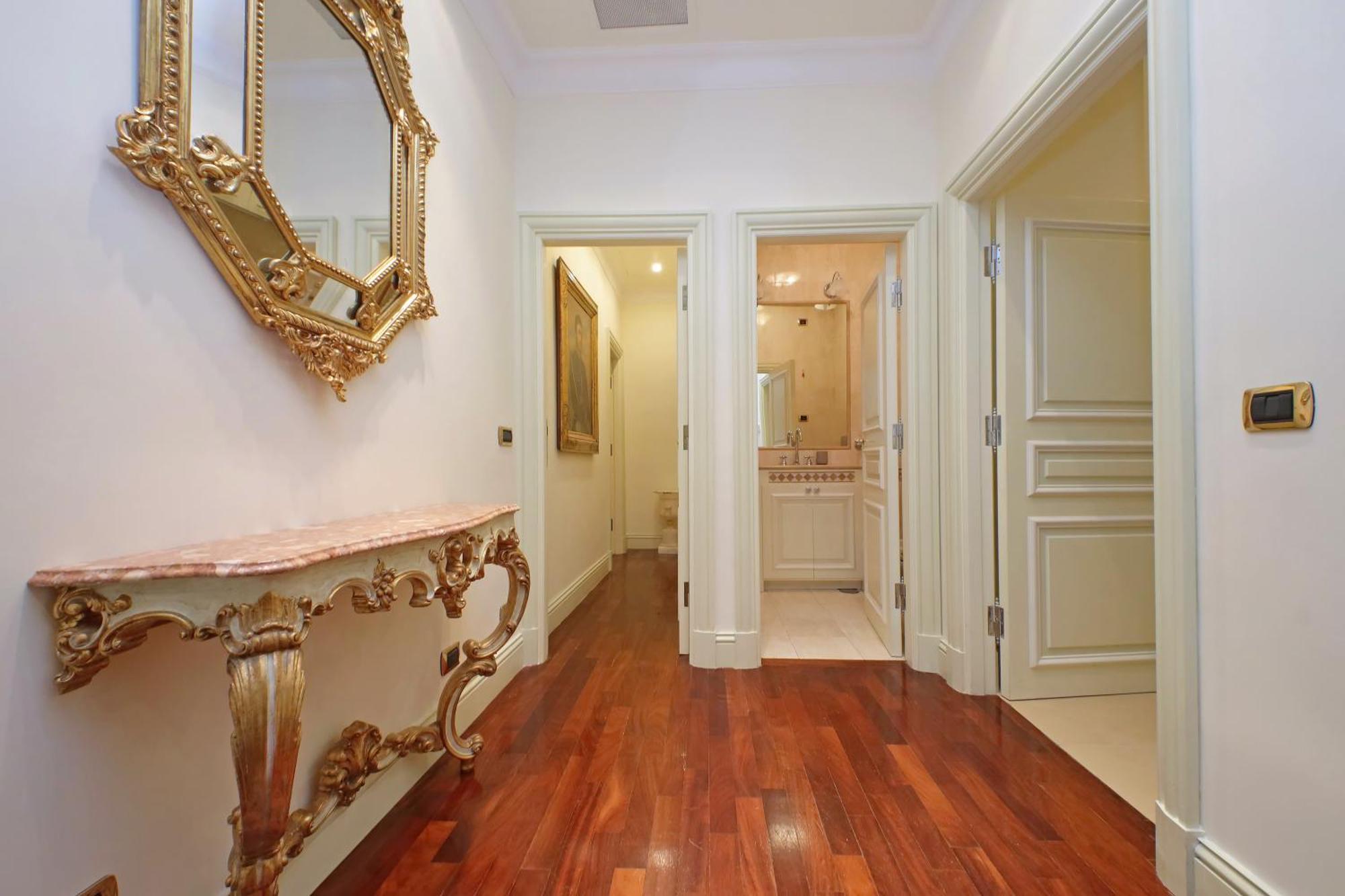Apartment Ych-magnifica Residenza A Campo De Fiori Rom